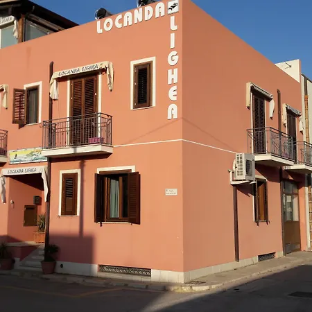 לינה וארוחת בוקר Lighea 3*