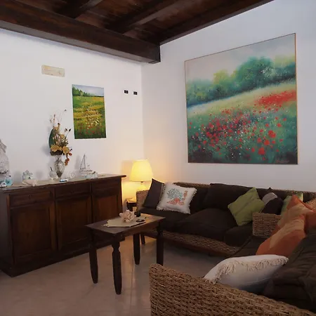 Lighea לינה וארוחת בוקר