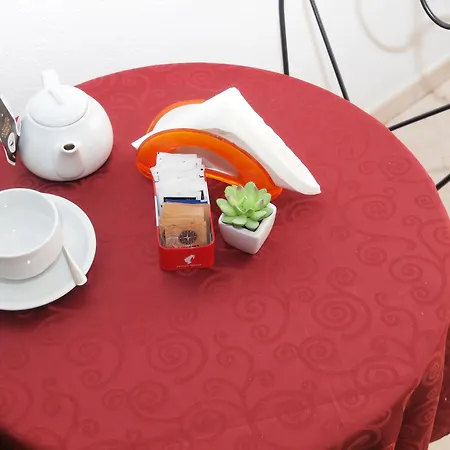 לינה וארוחת בוקר Lighea 3*