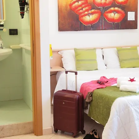 לינה וארוחת בוקר Lighea 3*