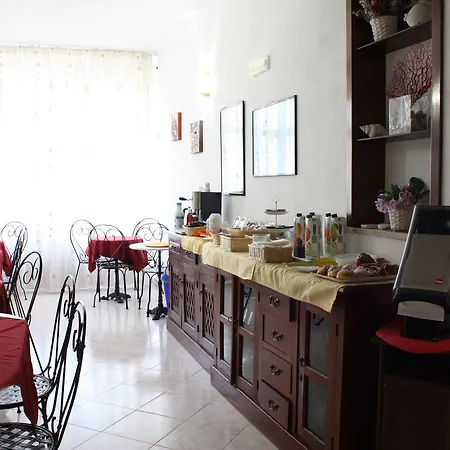 Lighea לינה וארוחת בוקר 3*