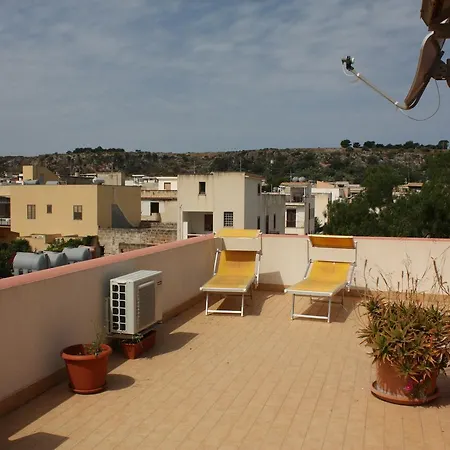 לינה וארוחת בוקר Lighea 3*