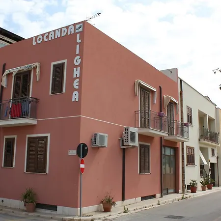 Lighea לינה וארוחת בוקר 3*