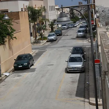 לינה וארוחת בוקר Lighea