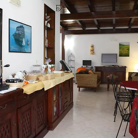 לינה וארוחת בוקר Lighea